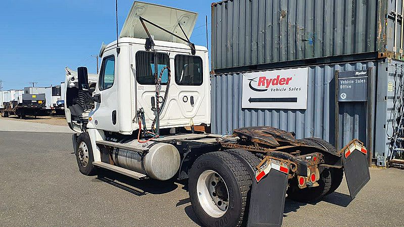 2020 Freightliner CASCADIA 125