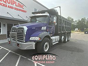 2014 Mack Granite GU713 - Sleeper Truck