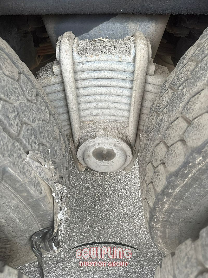 2014 Mack GU713