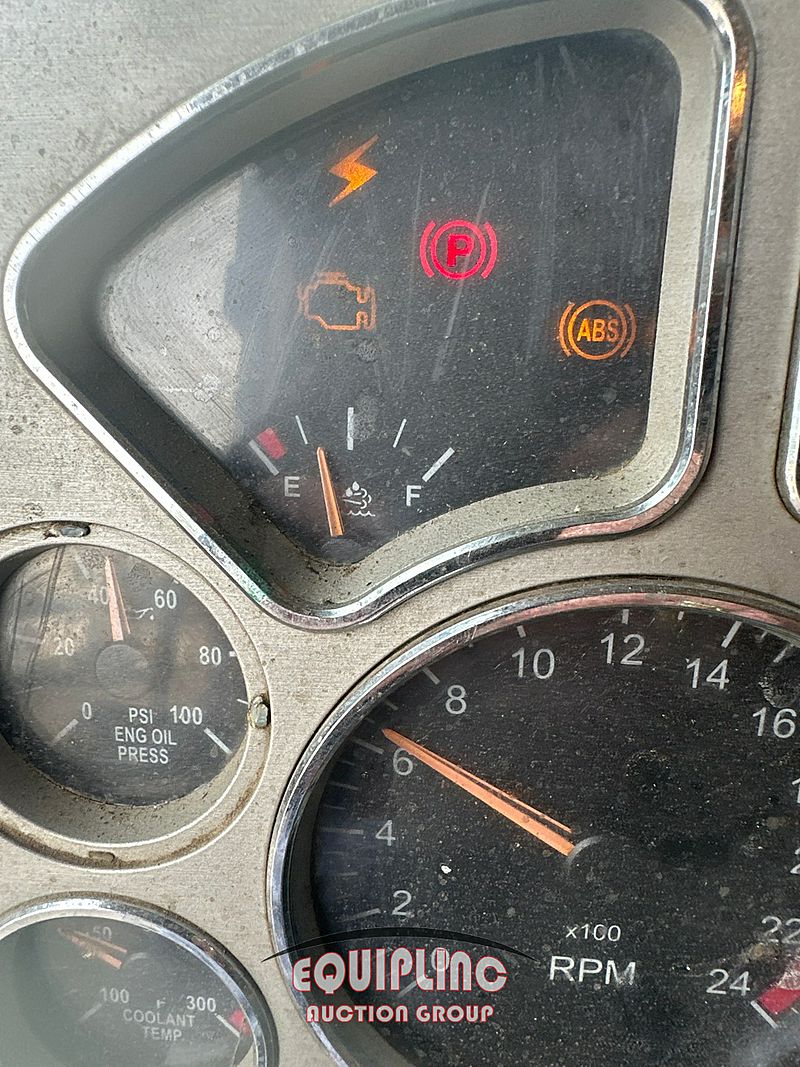 2014 Mack GU713