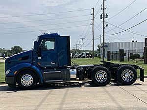 2018 Peterbilt 579 - Day Cab