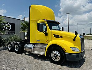 2021 Peterbilt 579 - Day Cab