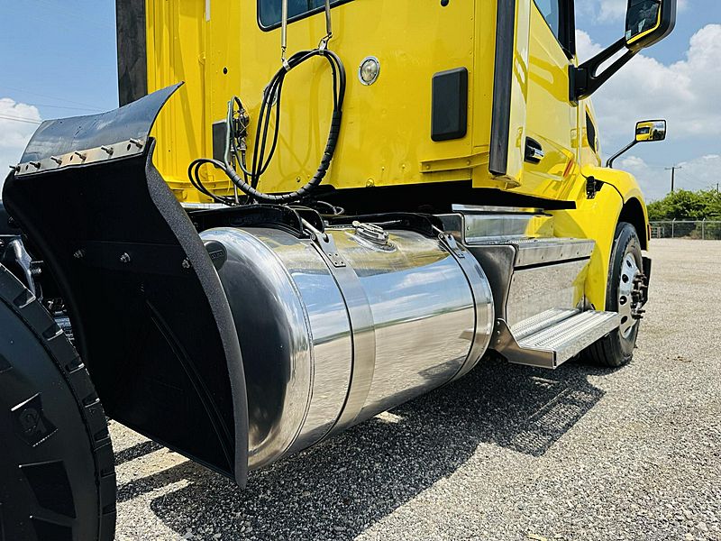 2021 Peterbilt 579