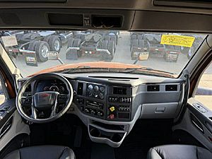 2027 Peterbilt 579