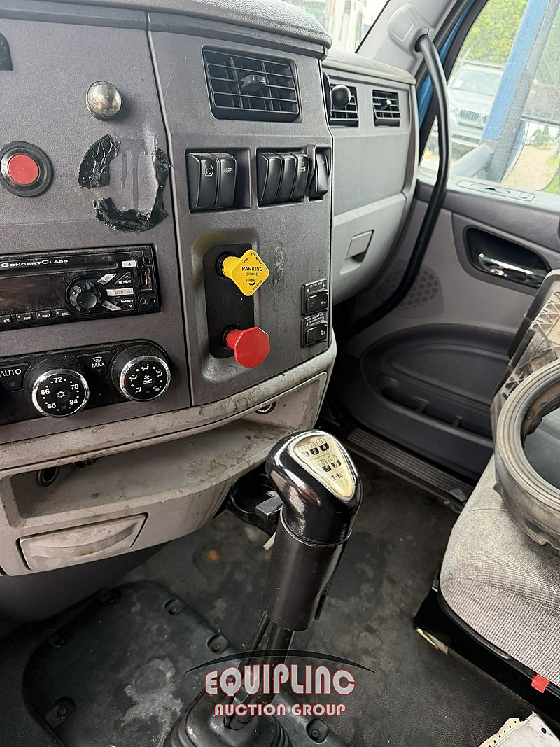 2017 Peterbilt 579