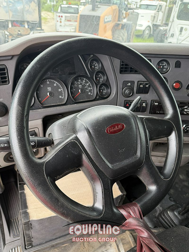 2017 Peterbilt 579