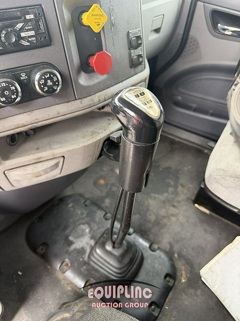 2017 Peterbilt 579