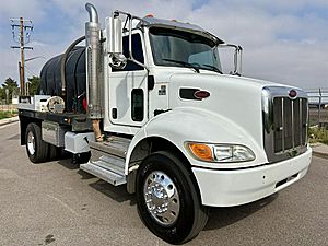 2018 Peterbilt 337 - Day Cab