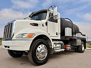 2018 Peterbilt 337 - Day Cab