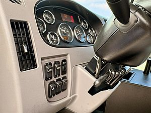 2018 Peterbilt 337