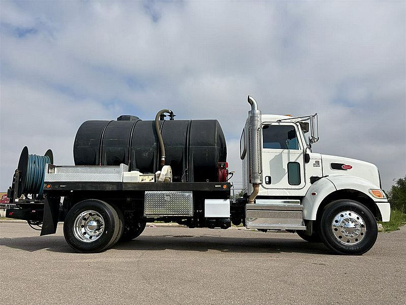 2018 Peterbilt 337