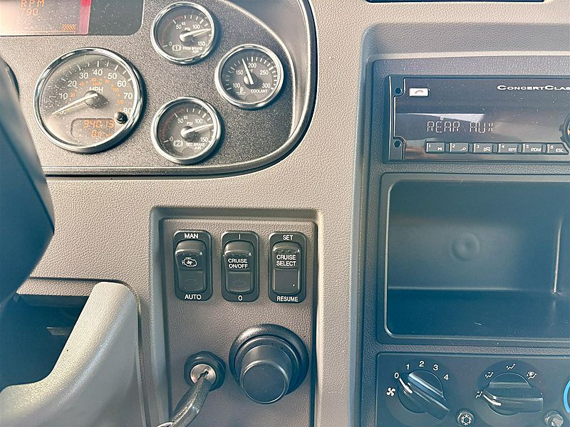 2018 Peterbilt 337