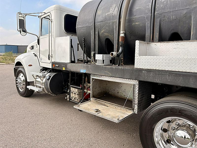 2018 Peterbilt 337