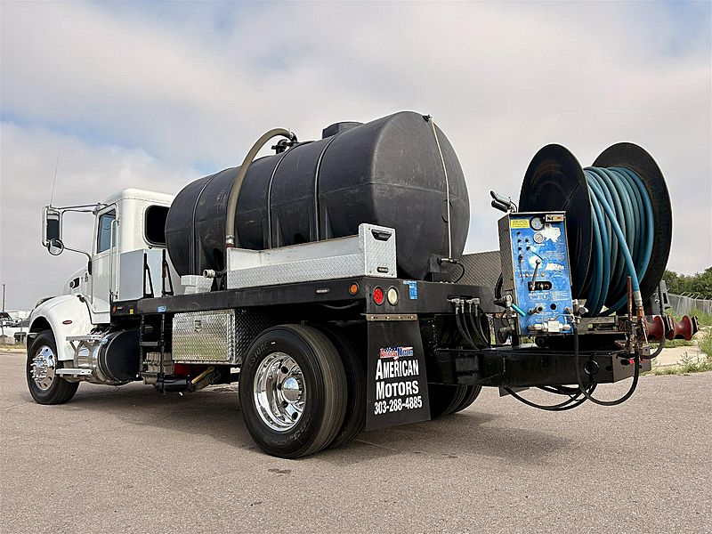 2018 Peterbilt 337