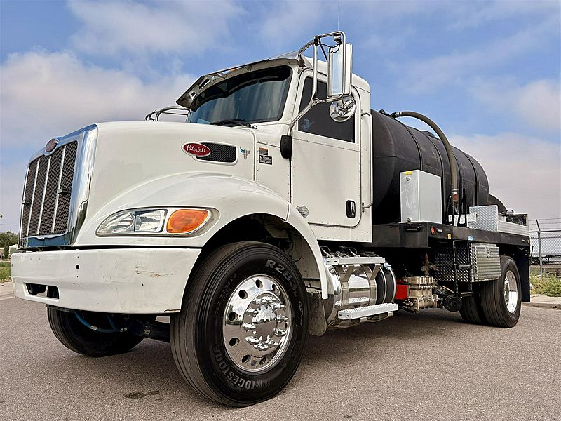 2018 Peterbilt 337