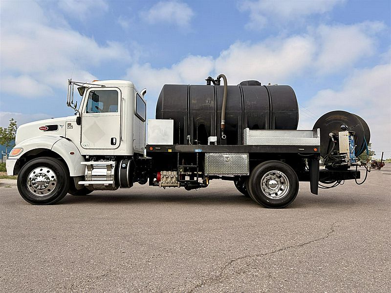 2018 Peterbilt 337