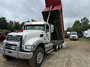 2018 Mack Granite GU713 - Dump Truck