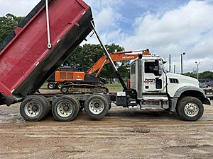 2018 Mack Granite GU713 - Dump Truck