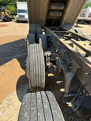 2017 Peterbilt 348