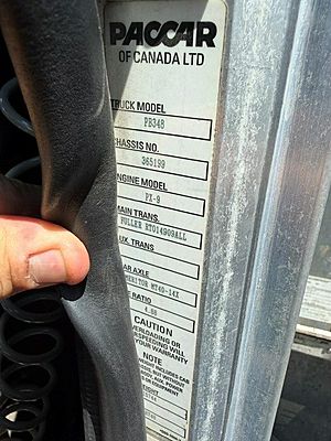 2017 Peterbilt 348