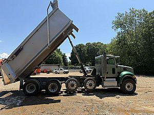 2017 Peterbilt 348 - Dump Truck