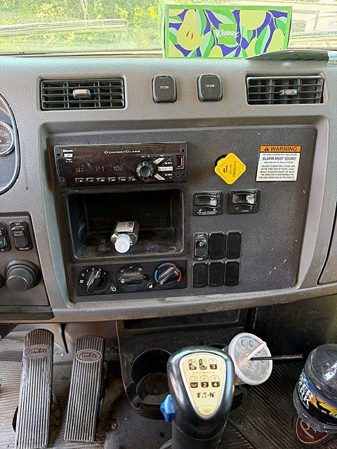 2017 Peterbilt 348
