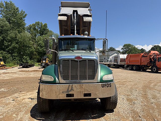 2017 Peterbilt 348