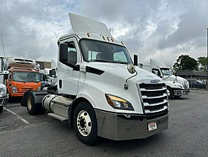 2020 Freightliner Cascadia - Day Cab
