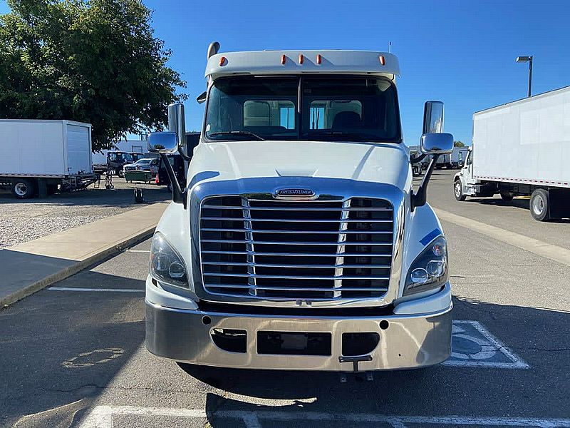 2020 Freightliner CASCADIA 125