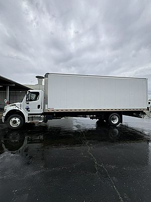 2021 Freightliner M2 106