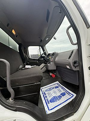 2021 Freightliner M2 106