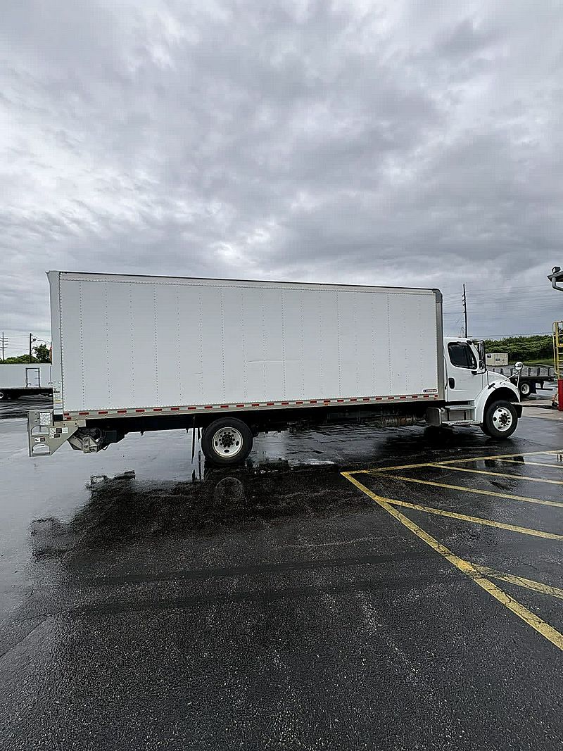 2021 Freightliner M2 106