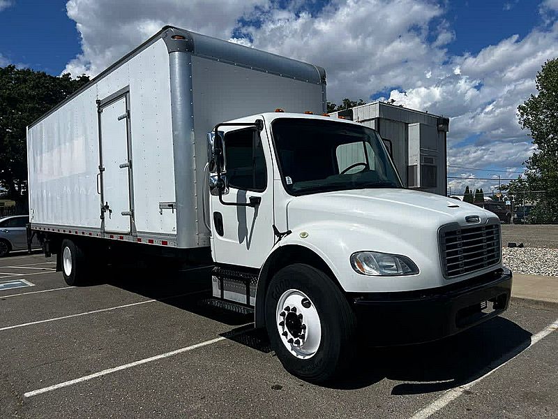 2018 Freightliner M2 106