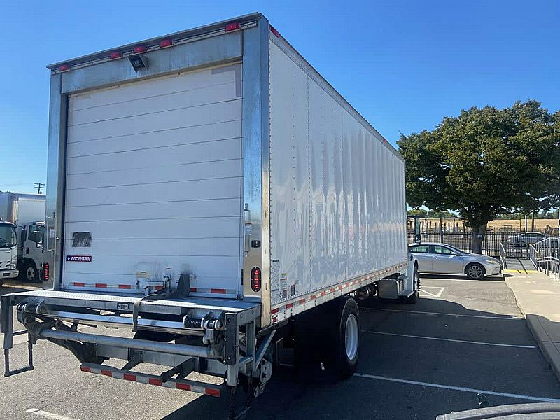 2019 Freightliner M2 106