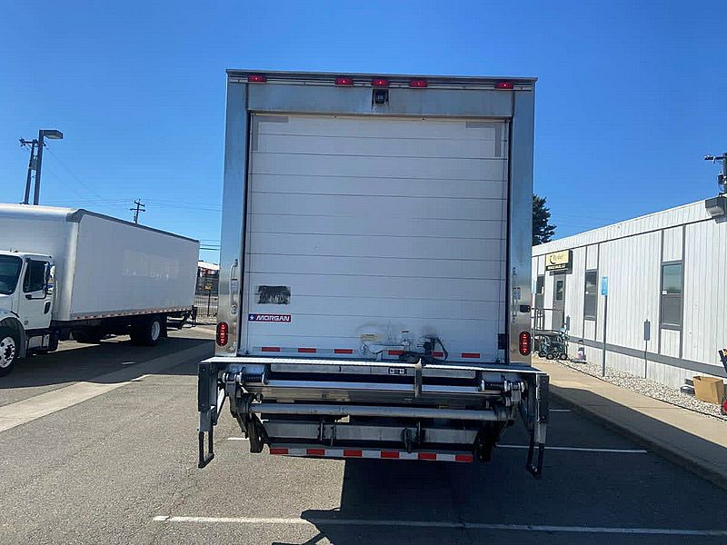 2019 Freightliner M2 106