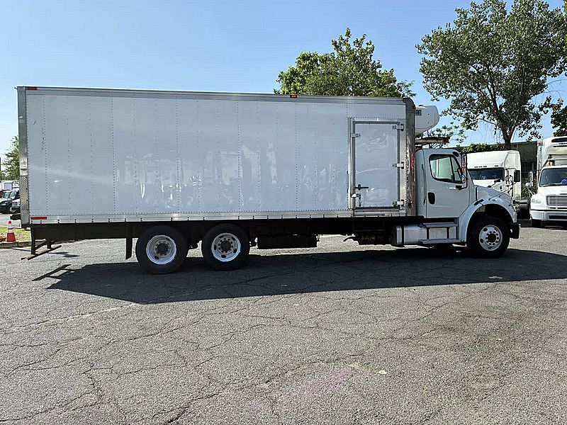 2019 Freightliner M2 106