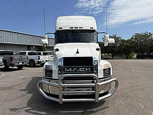 2022 Mack Anthem AN64T - Sleeper Truck