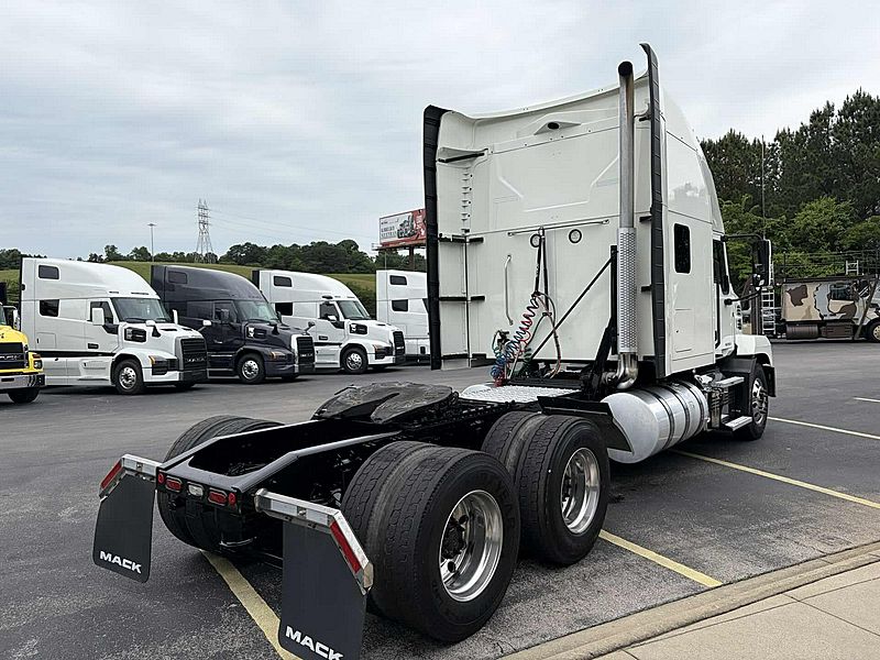 2023 Mack AN64T