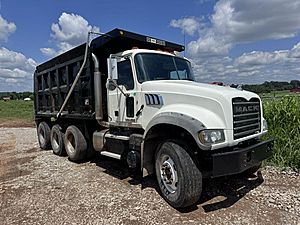 2016 Mack Granite - Dump Truck