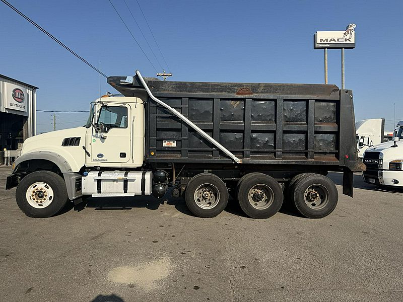 2016 Mack Granite