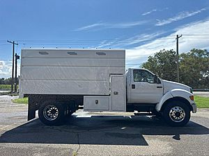 2015 Ford F-750 - Chipper