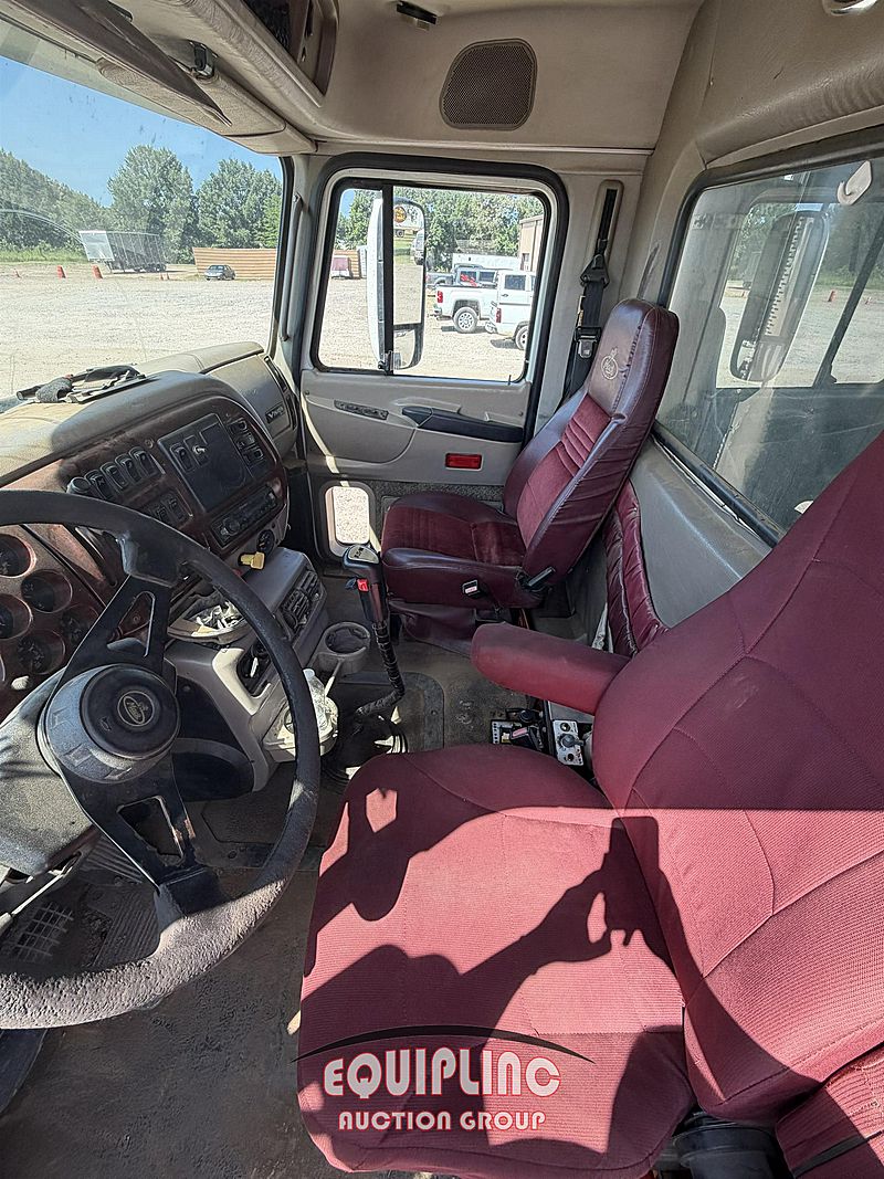 2003 Mack CX613