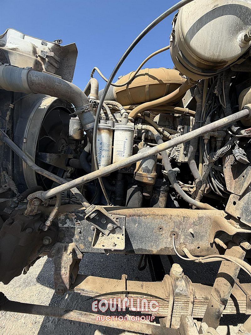 2003 Mack CX613