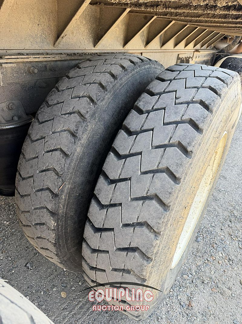 2003 Mack CX613