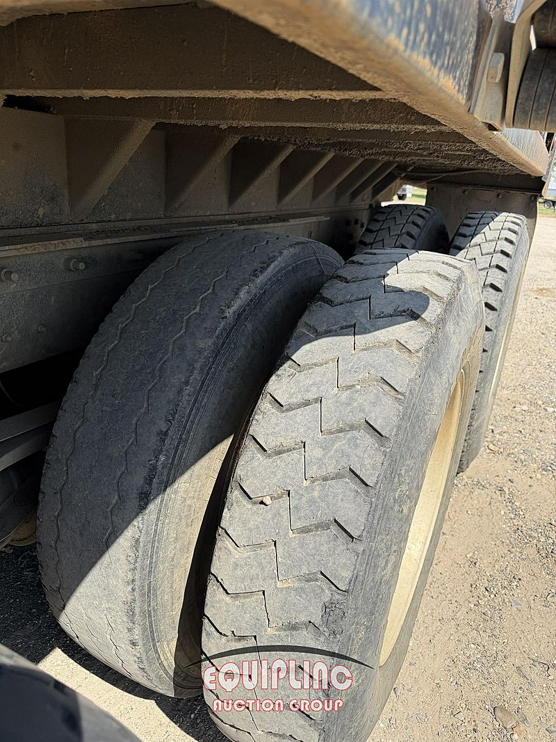 2003 Mack CX613