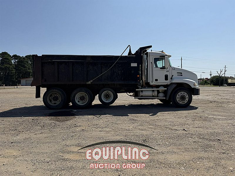 2003 Mack CX613
