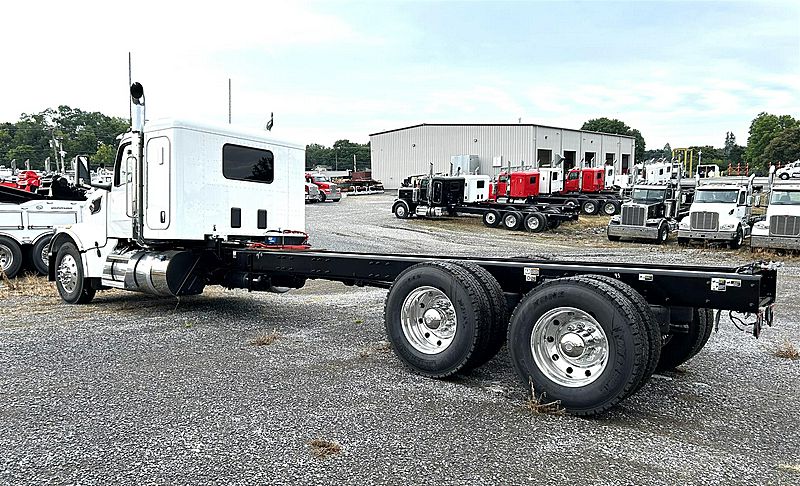 2024 Peterbilt 567
