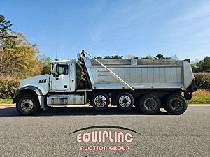 2020 Mack GR64F