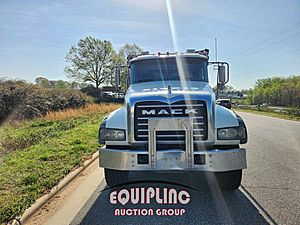 2020 Mack GR64F