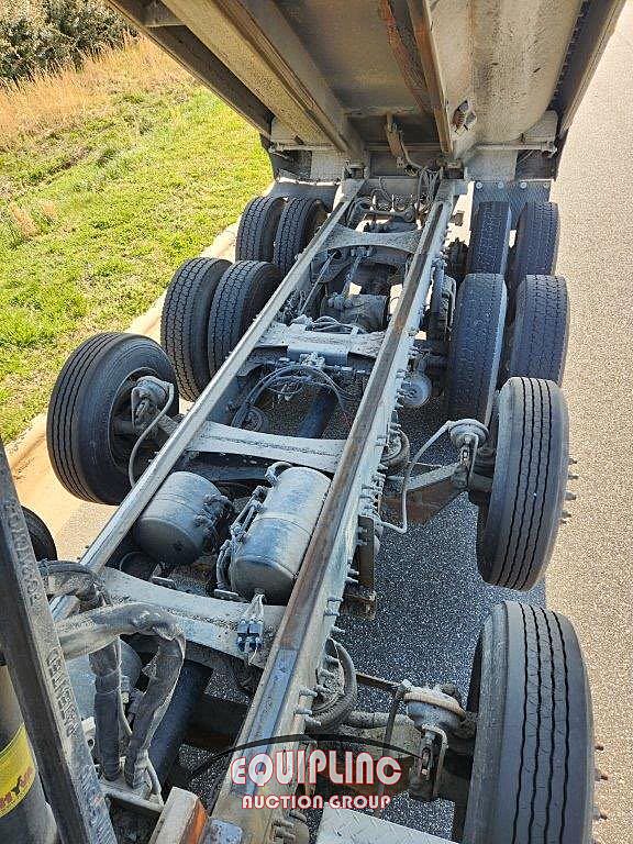 2020 Mack GR64F